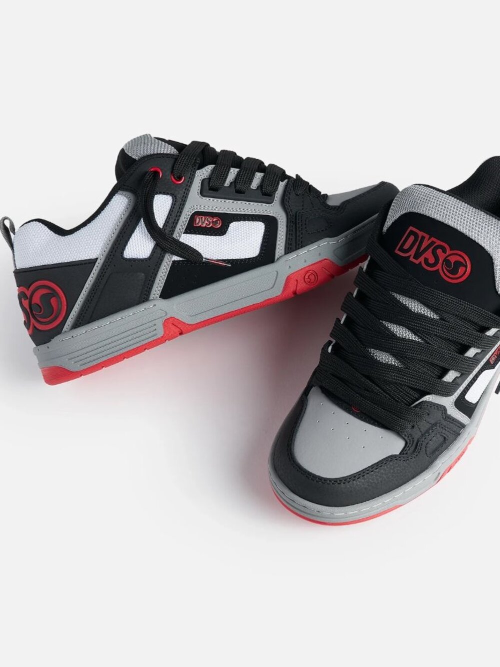 DVS Shoes Comanche in Blk/Wht/Charcoal, Size 13